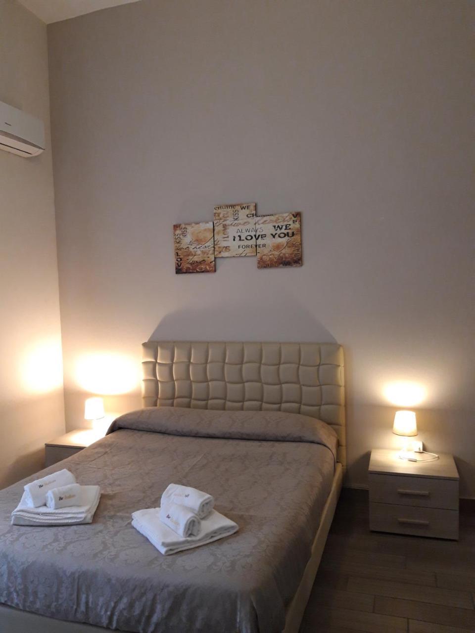 Bed and Breakfast Be Italian Flat Duomo 319 Nápoles Exterior foto