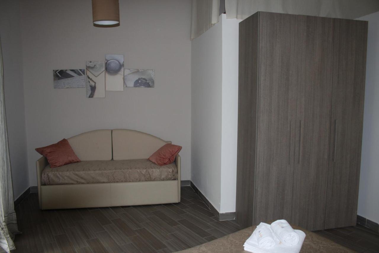 Bed and Breakfast Be Italian Flat Duomo 319 Nápoles Exterior foto